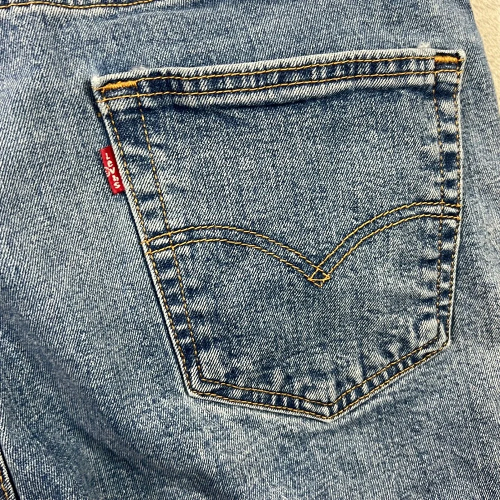 LEVI'S 505 Regular Fit Jeans Mens 34x30 Blue Medium Wash Distressed 00505-1454
